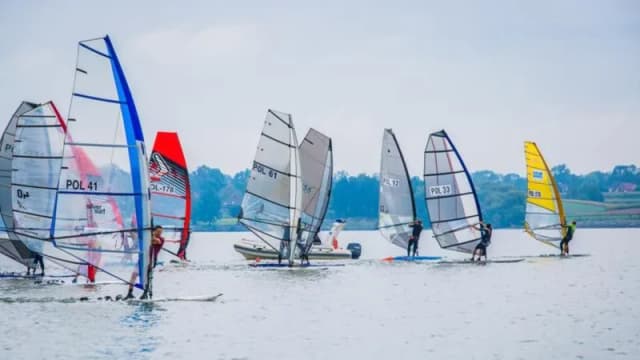 Gdzie uprawiać windsurfing w Mazurach? Najlepsze lokalizacje i porady Gdzie uprawiać windsurfing w Mazurach? Najlepsze lokalizacje i porady