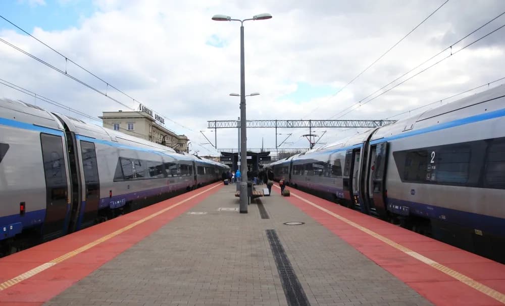 Czy w pociągach TLK jest Wi-Fi? Oto co musisz wiedzieć o internecie Czy w pociągach TLK jest Wi-Fi? Oto co musisz wiedzieć o internecie