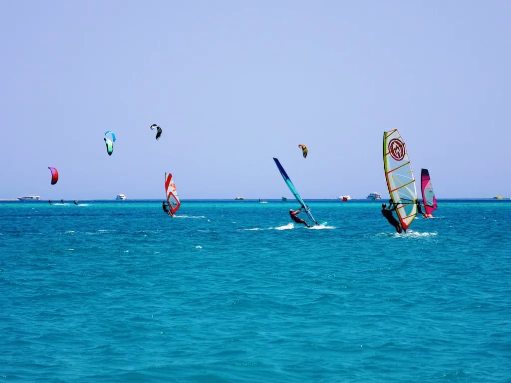 Kite czy windsurfing: co wybrać, aby uniknąć rozczarowania? Kite czy windsurfing: co wybrać, aby uniknąć rozczarowania?