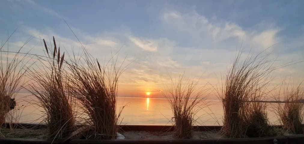 Najlepsze miejsca na zachód słońca w Helu – nie przegap tych widoków Najlepsze miejsca na zachód słońca w Helu – nie przegap tych widoków