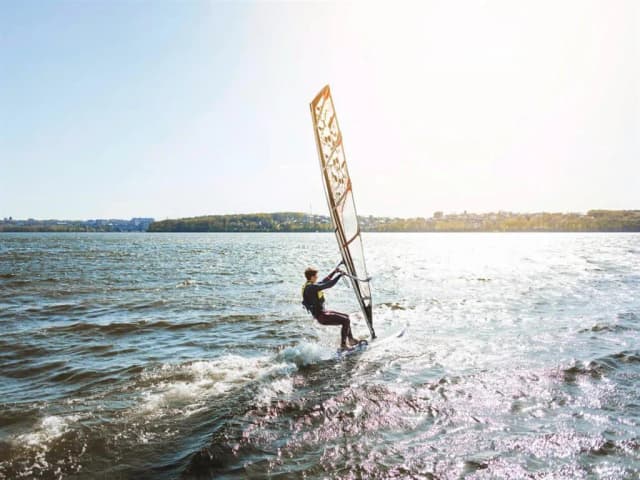 Gdzie na windsurfing w Europie? Odkryj najlepsze miejsca dla Ciebie Gdzie na windsurfing w Europie? Odkryj najlepsze miejsca dla Ciebie