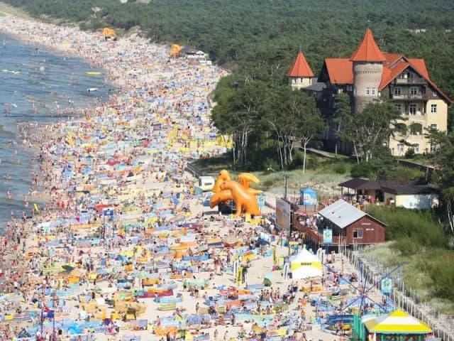 Łeba czy Ustka - Które miejsce na wakacje wybrać i dlaczego? Łeba czy Ustka - Które miejsce na wakacje wybrać i dlaczego?